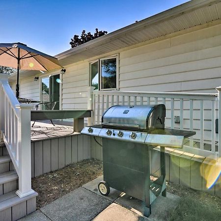 Lake Huron House With Grill And Beach Access! East Tawas Екстер'єр фото