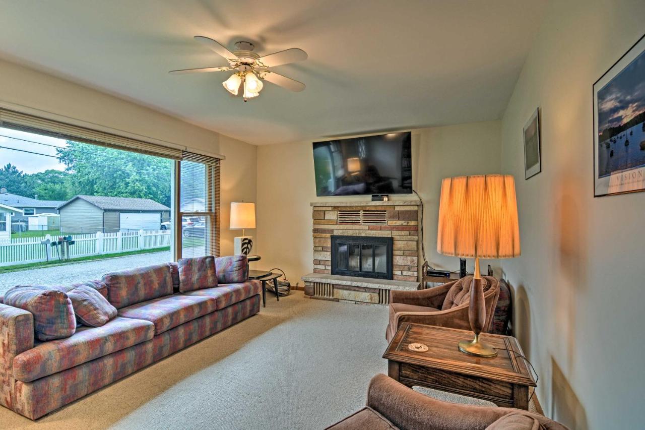 Lake Huron House With Grill And Beach Access! East Tawas Екстер'єр фото
