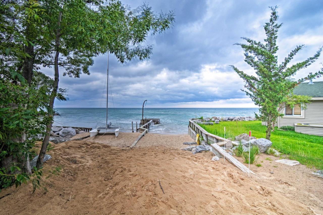 Lake Huron House With Grill And Beach Access! East Tawas Екстер'єр фото