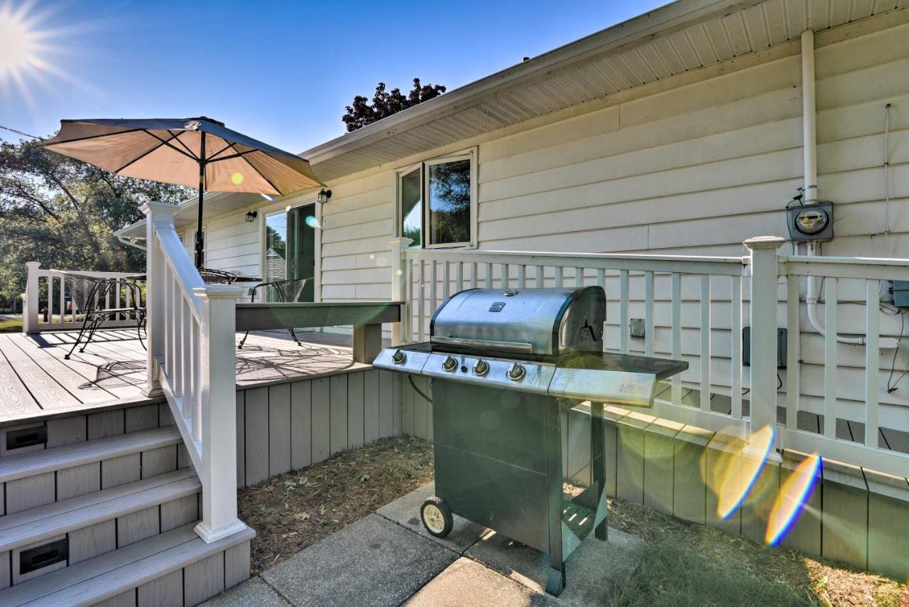 Lake Huron House With Grill And Beach Access! East Tawas Екстер'єр фото