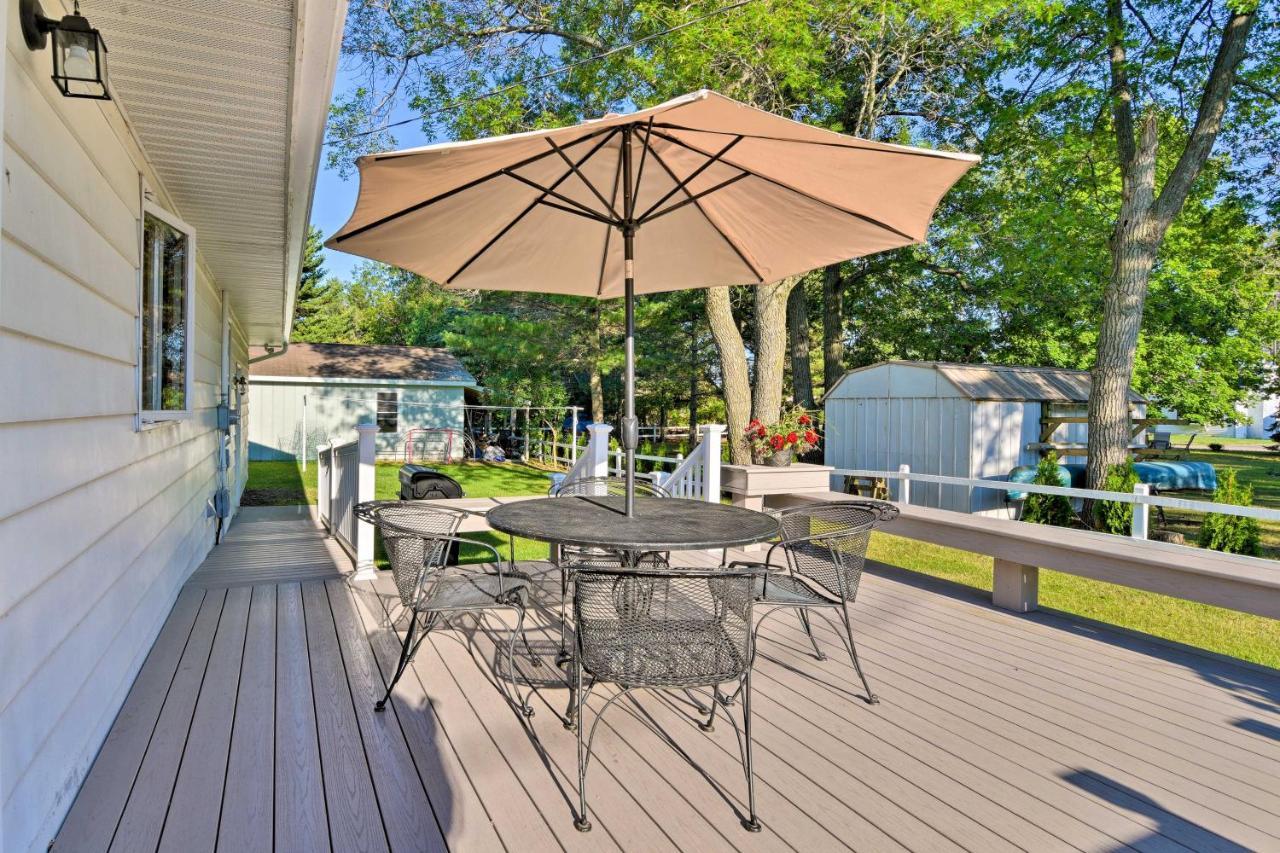 Lake Huron House With Grill And Beach Access! East Tawas Екстер'єр фото