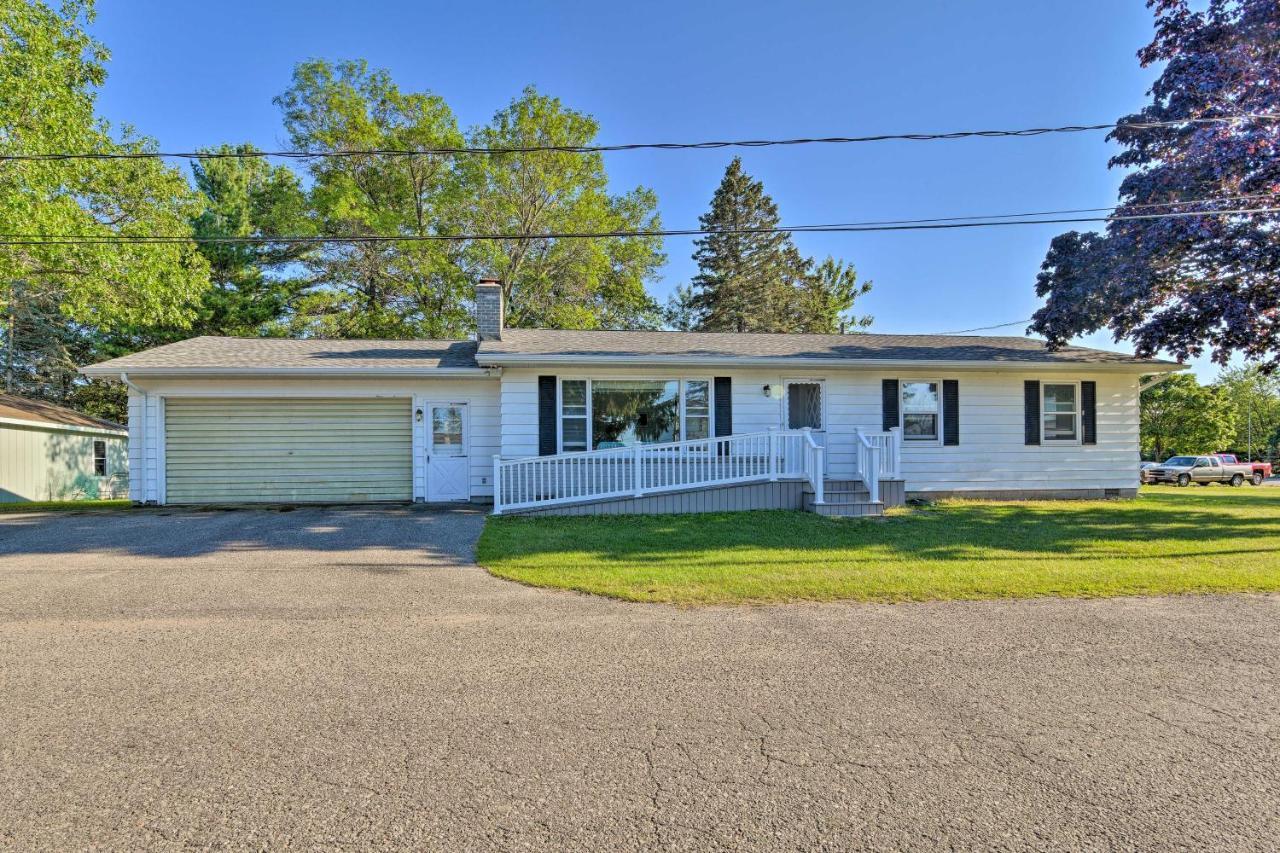 Lake Huron House With Grill And Beach Access! East Tawas Екстер'єр фото